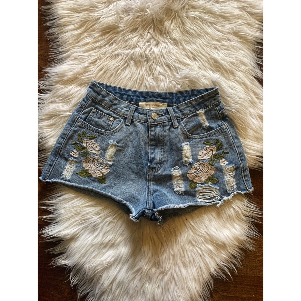 Les Soeurs Distressed Light-wash Floral Shorts